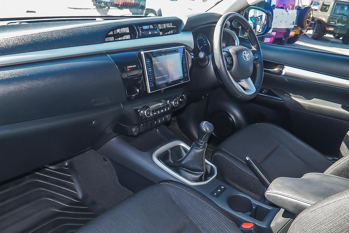 2020 Toyota Hilux SR5 GUN126R 4X4