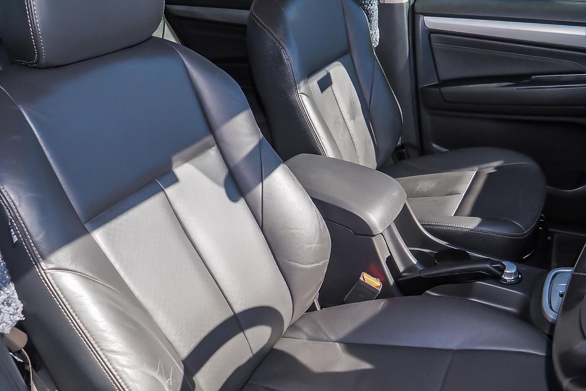 2015 Isuzu MU-X LS-T