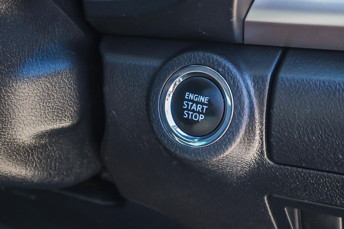 2020 Toyota Hilux SR5 GUN126R 4X4