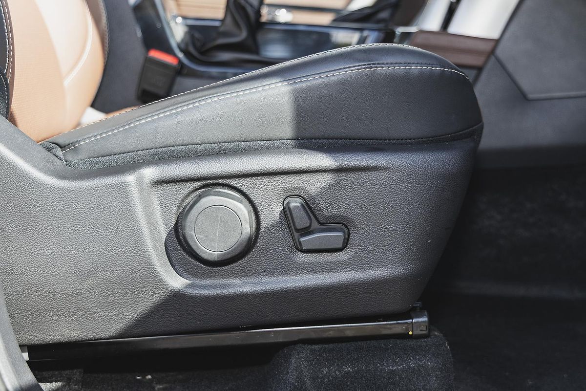 2024 Mahindra Scorpio Z8L