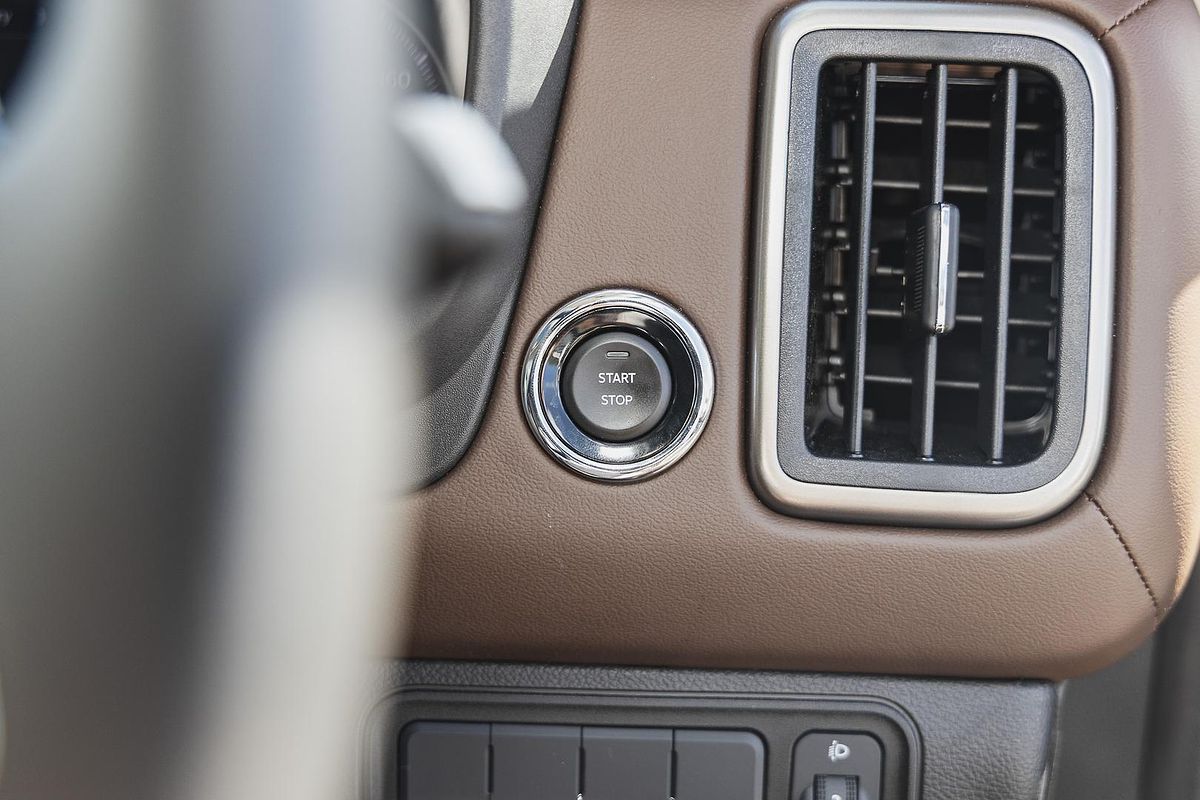 2024 Mahindra Scorpio Z8L