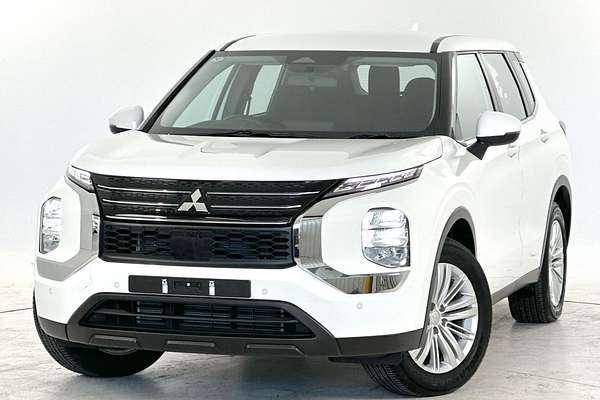 2024 Mitsubishi Outlander ES ZM