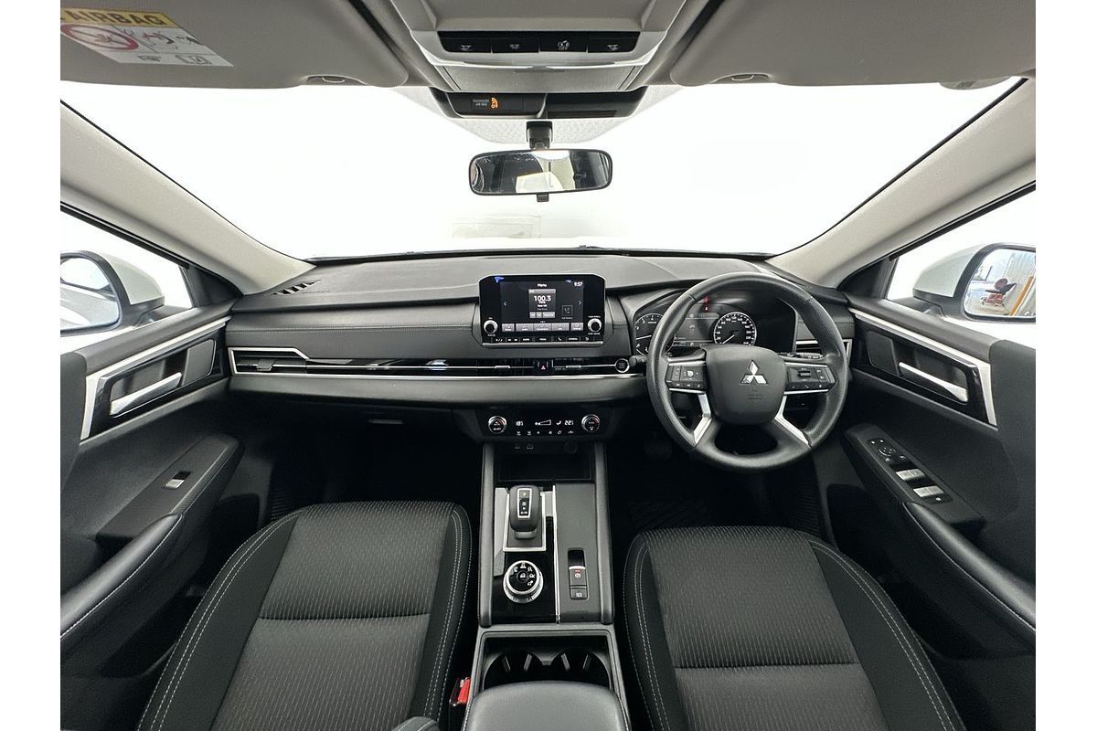 2024 Mitsubishi Outlander ES ZM