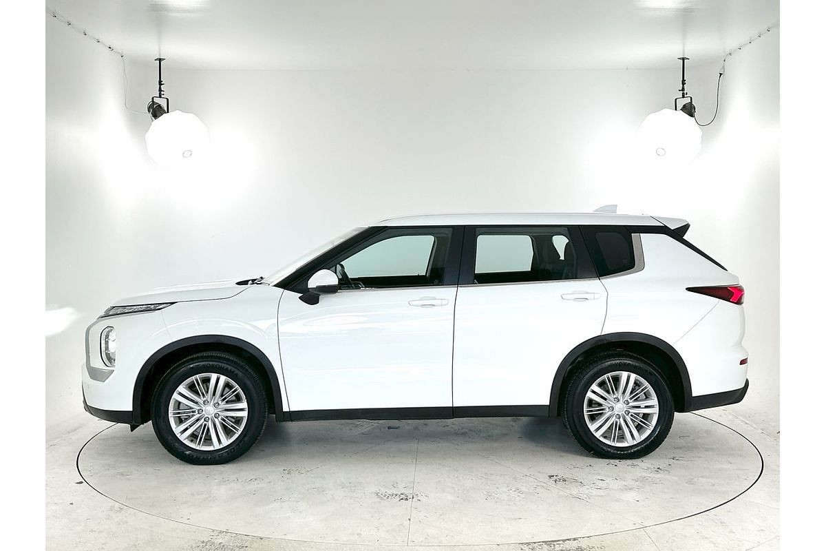 2024 Mitsubishi Outlander ES ZM