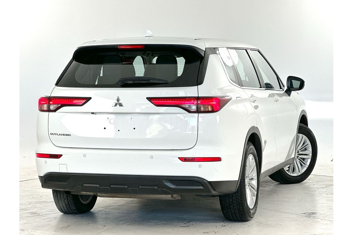 2024 Mitsubishi Outlander ES ZM