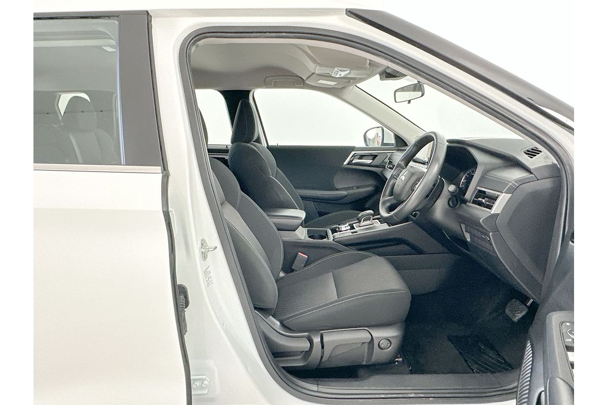 2024 Mitsubishi Outlander ES ZM