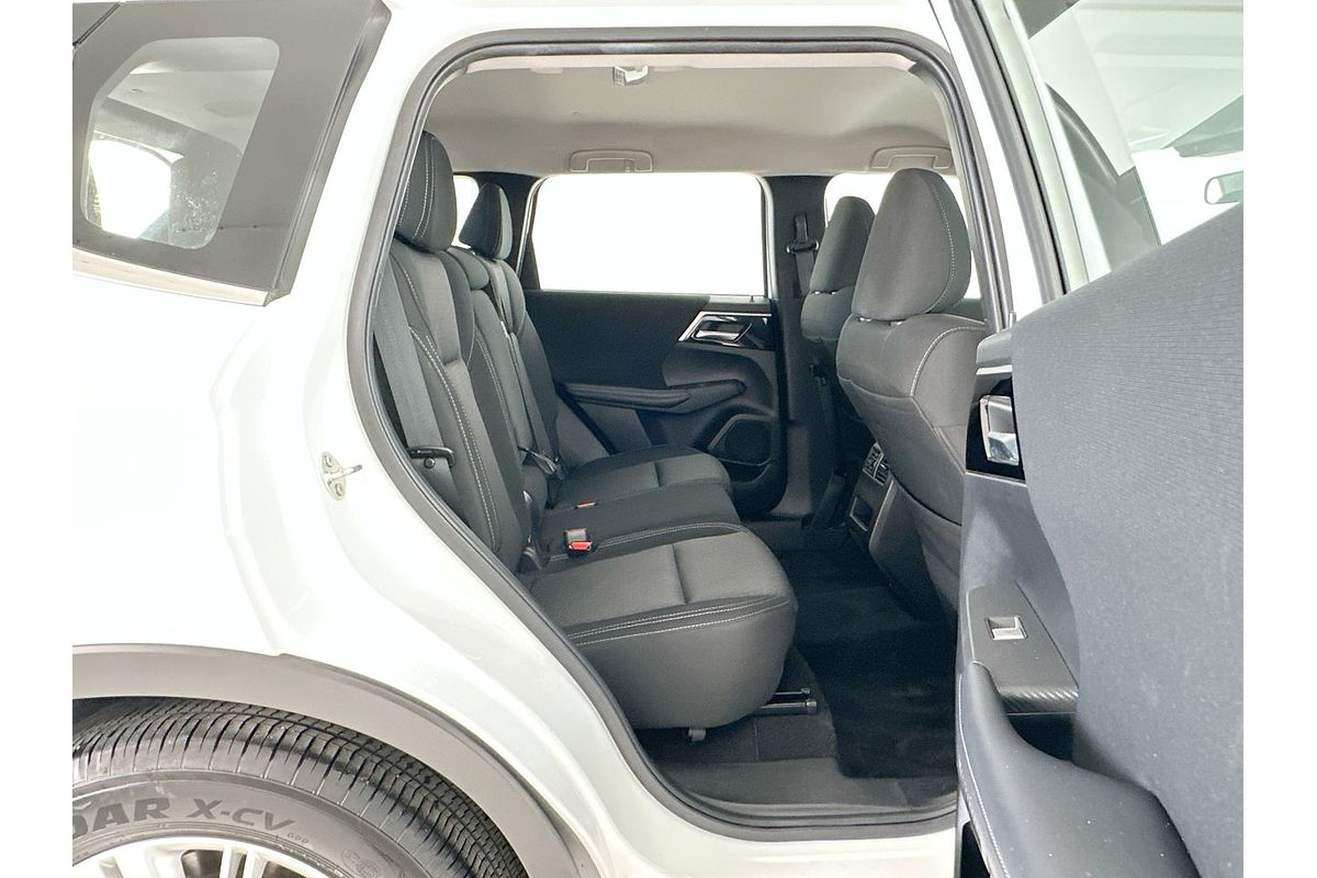 2024 Mitsubishi Outlander ES ZM
