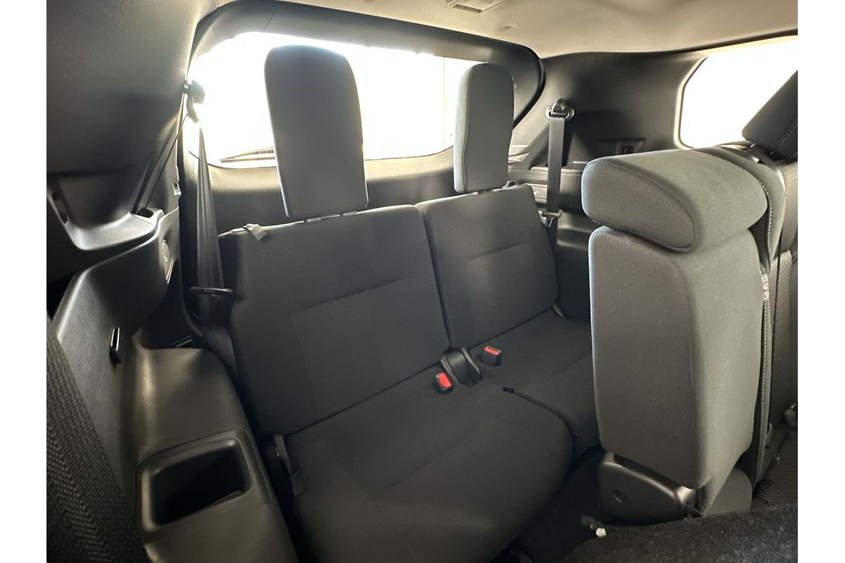 2024 Mitsubishi Outlander ES ZM