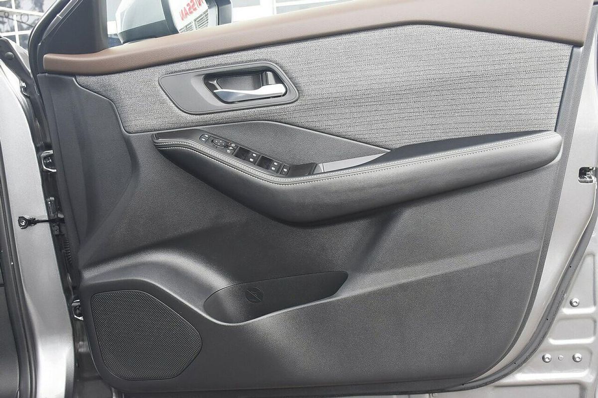 2024 Nissan X-TRAIL ST T33