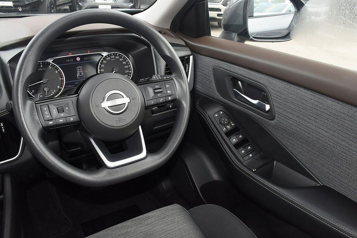2024 Nissan X-TRAIL ST T33