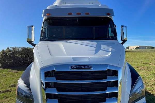 2023 Freightliner Cascadia 116