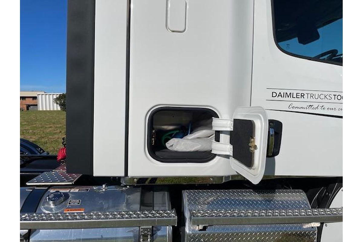 2023 Freightliner Cascadia 116