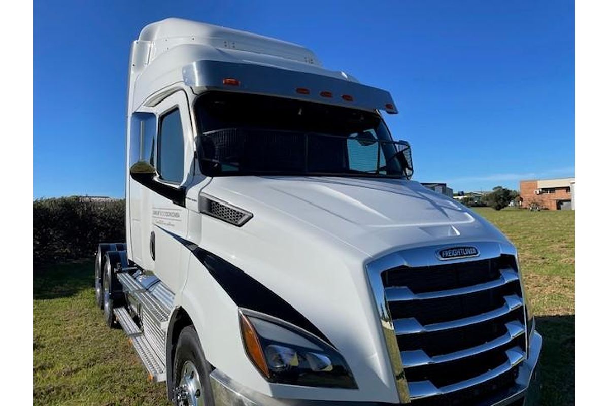 2023 Freightliner Cascadia 116