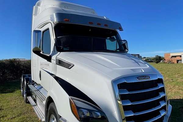 2023 Freightliner Cascadia 116