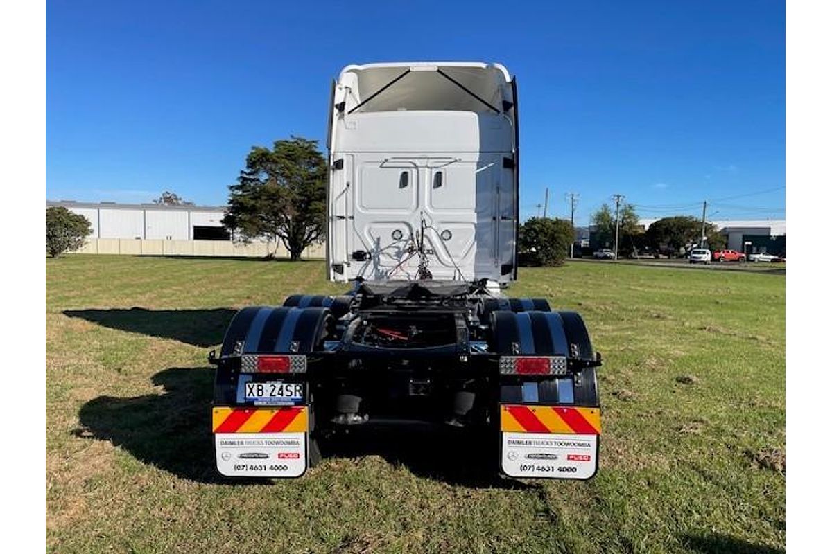 2023 Freightliner Cascadia 116