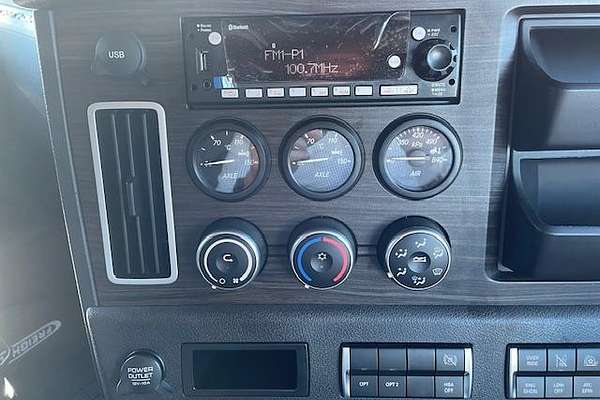 2023 Freightliner Cascadia 116