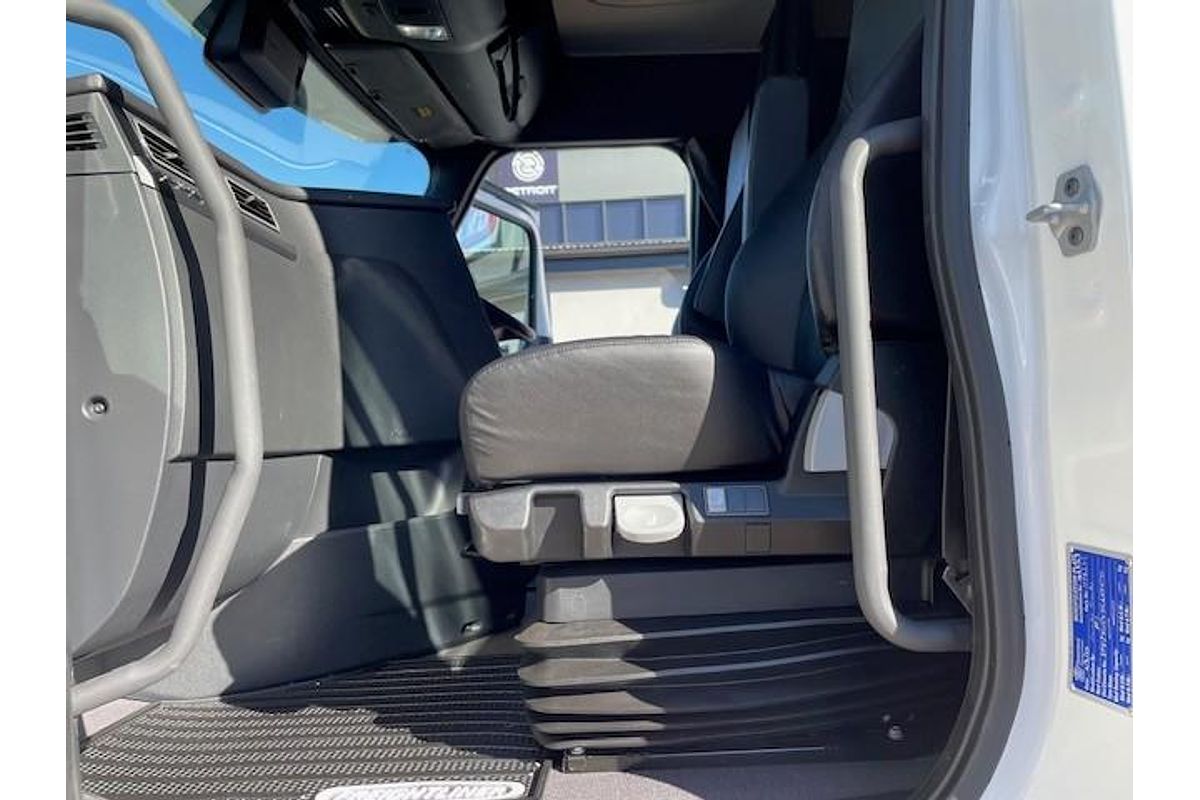2023 Freightliner Cascadia 116