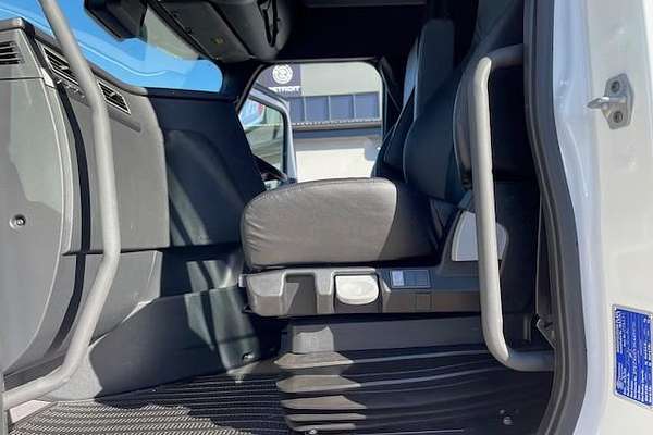 2023 Freightliner Cascadia 116