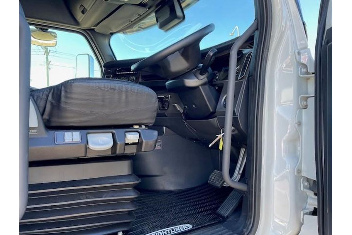 2023 Freightliner Cascadia 116