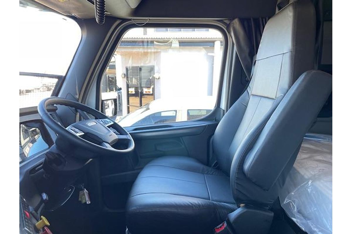 2023 Freightliner Cascadia 116