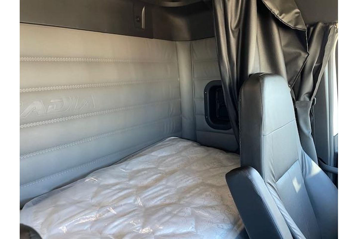 2023 Freightliner Cascadia 116