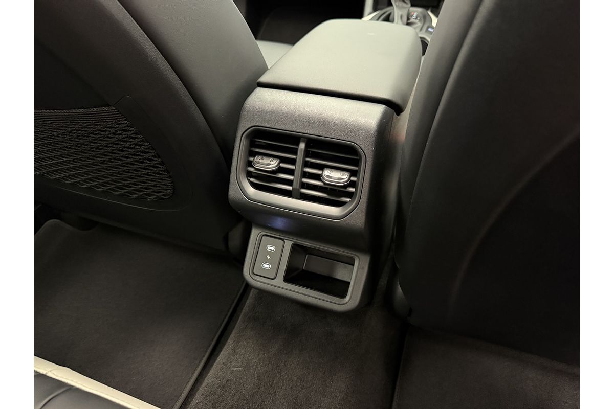 2024 Kia K4 GT-Line CL4m