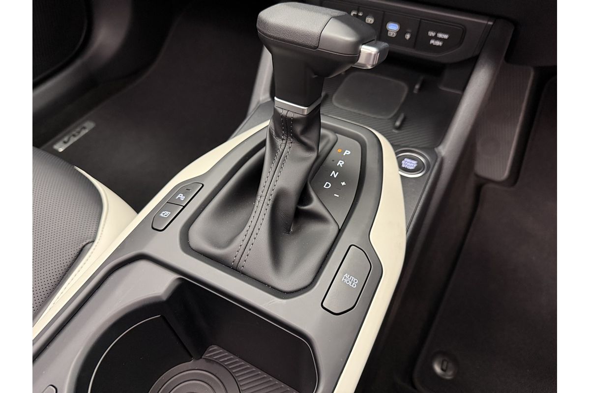 2024 Kia K4 GT-Line CL4m