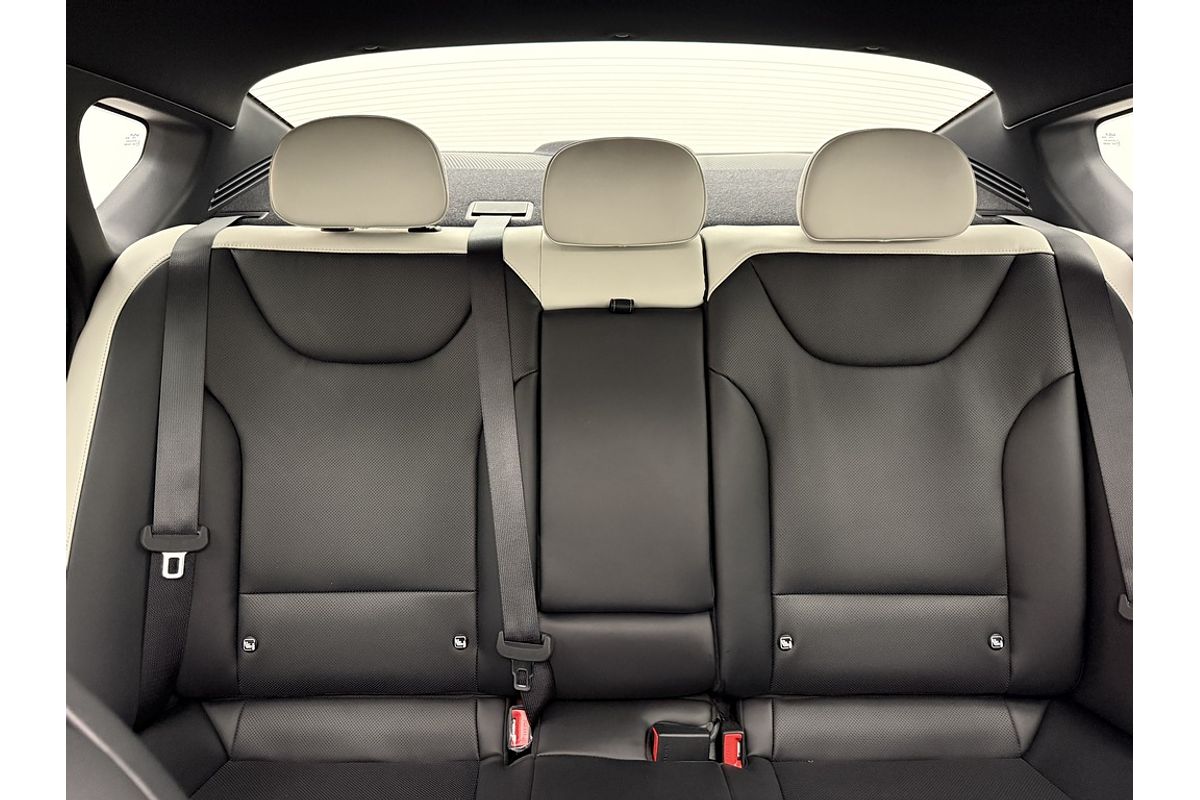 2024 Kia K4 GT-Line CL4m