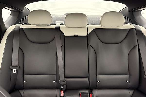 2024 Kia K4 GT-Line CL4m