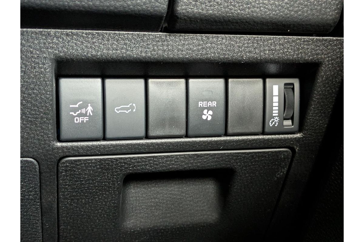 2025 Isuzu MU-X LS-T