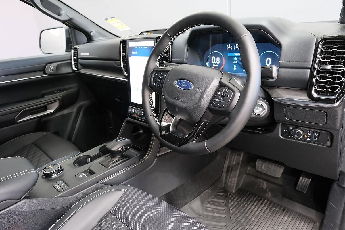 2025 Ford Everest Platinum