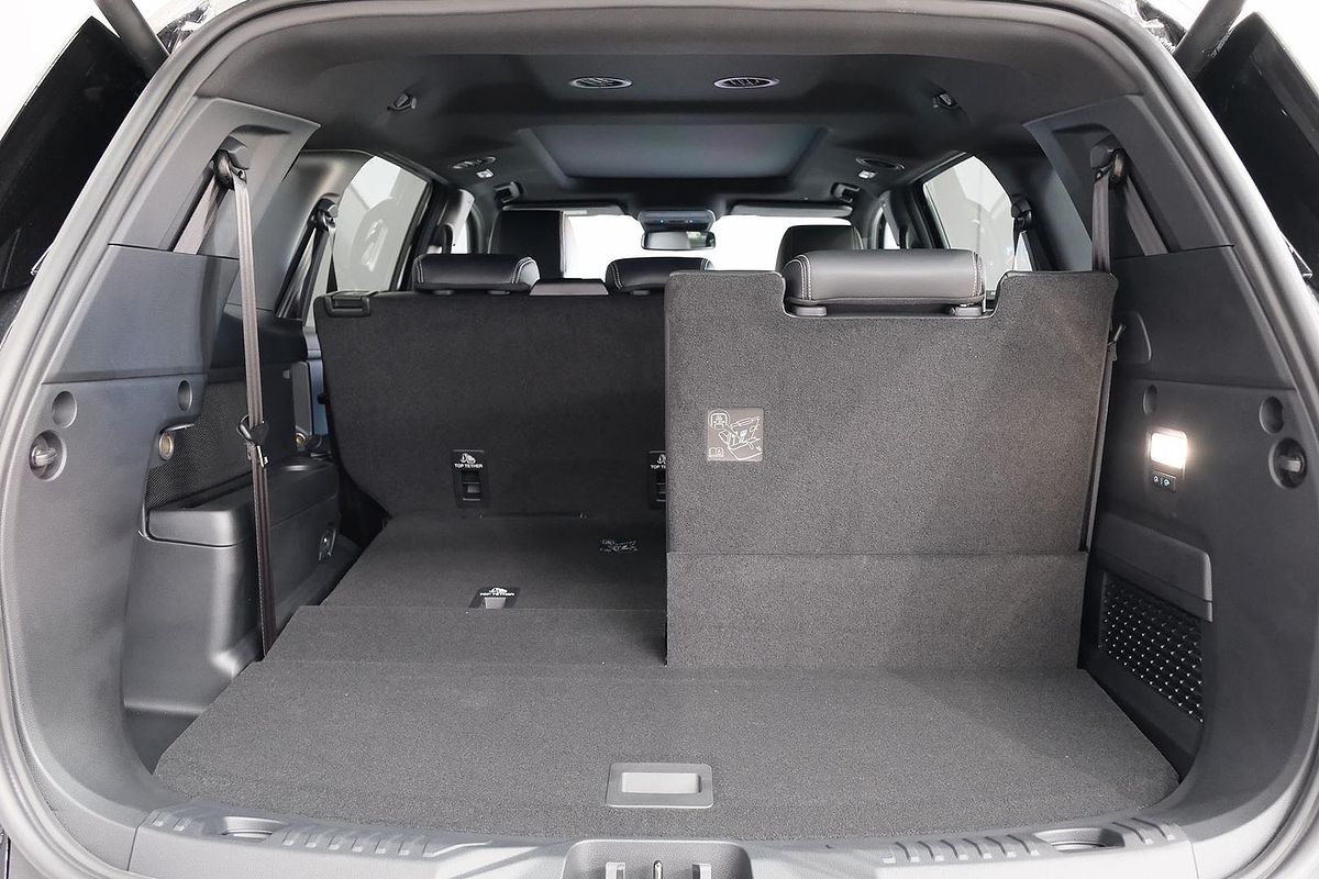 2025 Ford Everest Platinum