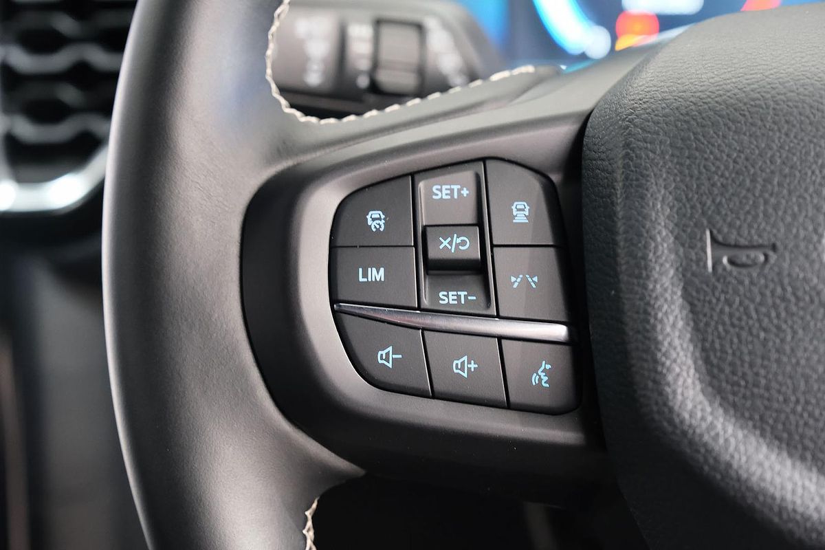 2025 Ford Everest Platinum