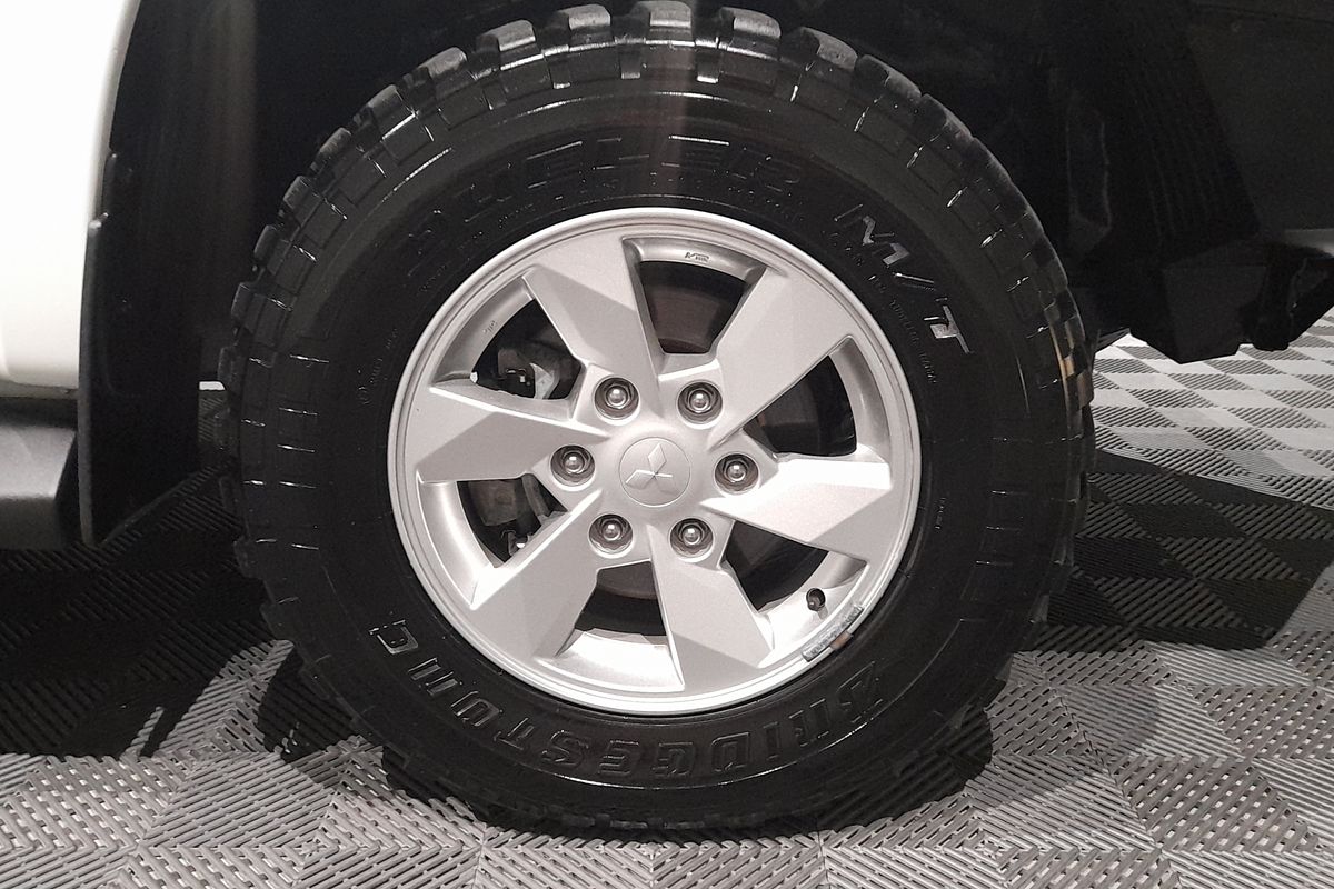 2023 Mitsubishi Triton GLX+ MR 4X4