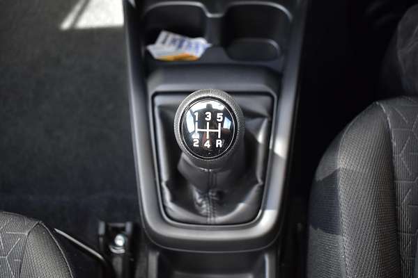 2025 Suzuki Swift Hybrid UZ