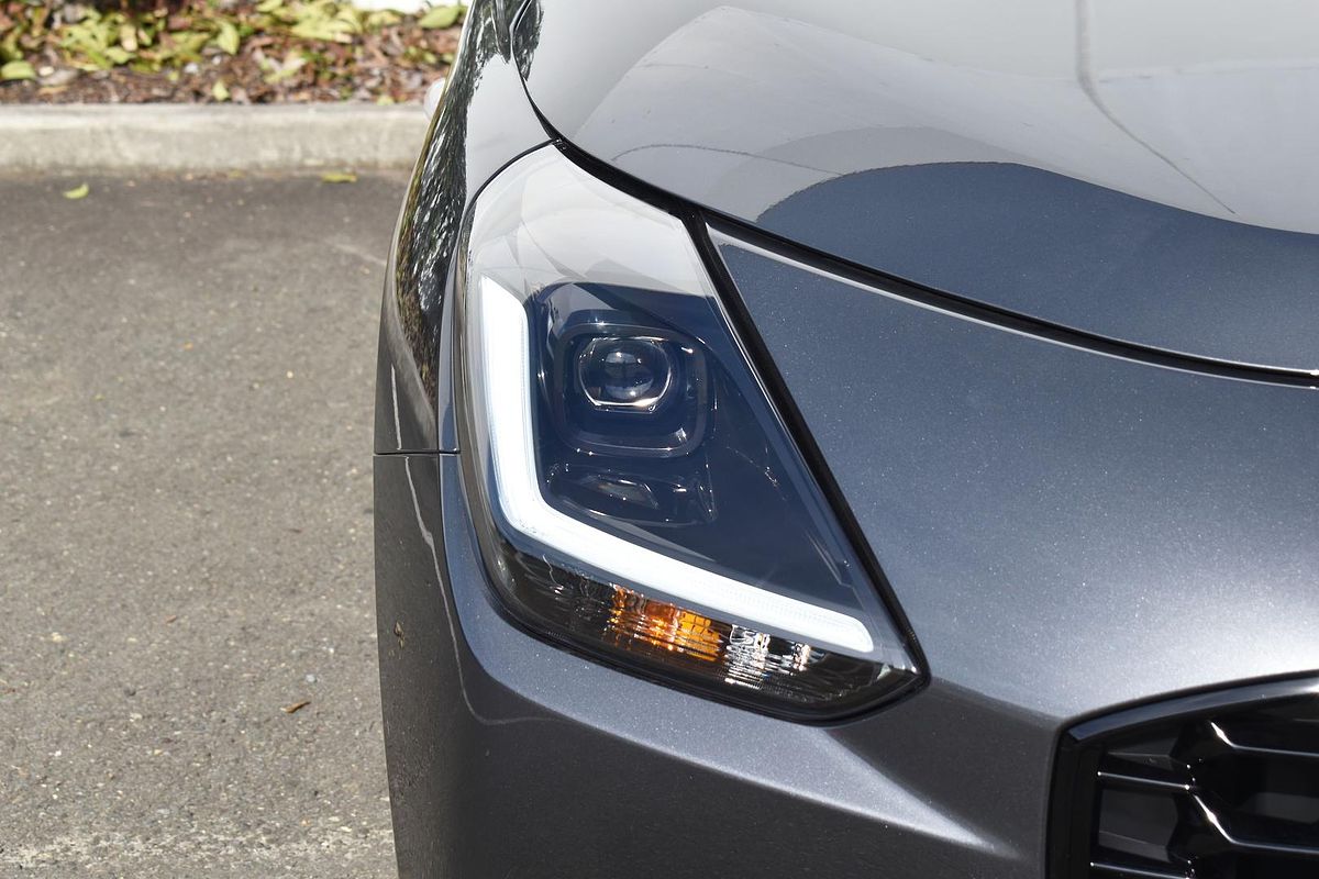 2025 Suzuki Swift Hybrid UZ