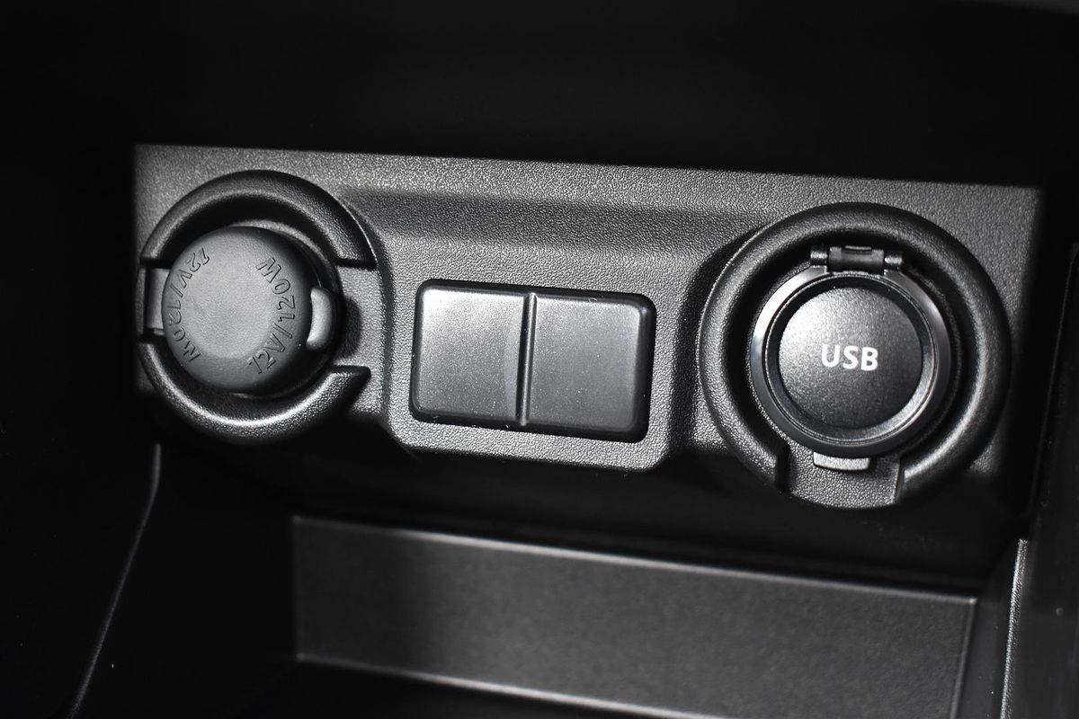 2025 Suzuki Swift Hybrid UZ