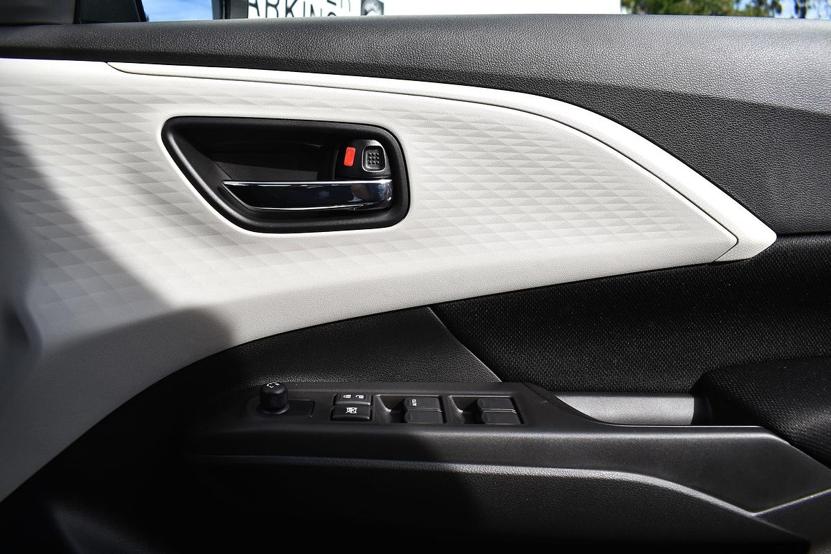 2025 Suzuki Swift Hybrid UZ