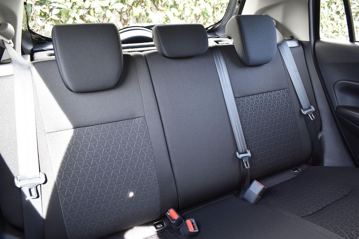 2025 Suzuki Swift Hybrid UZ