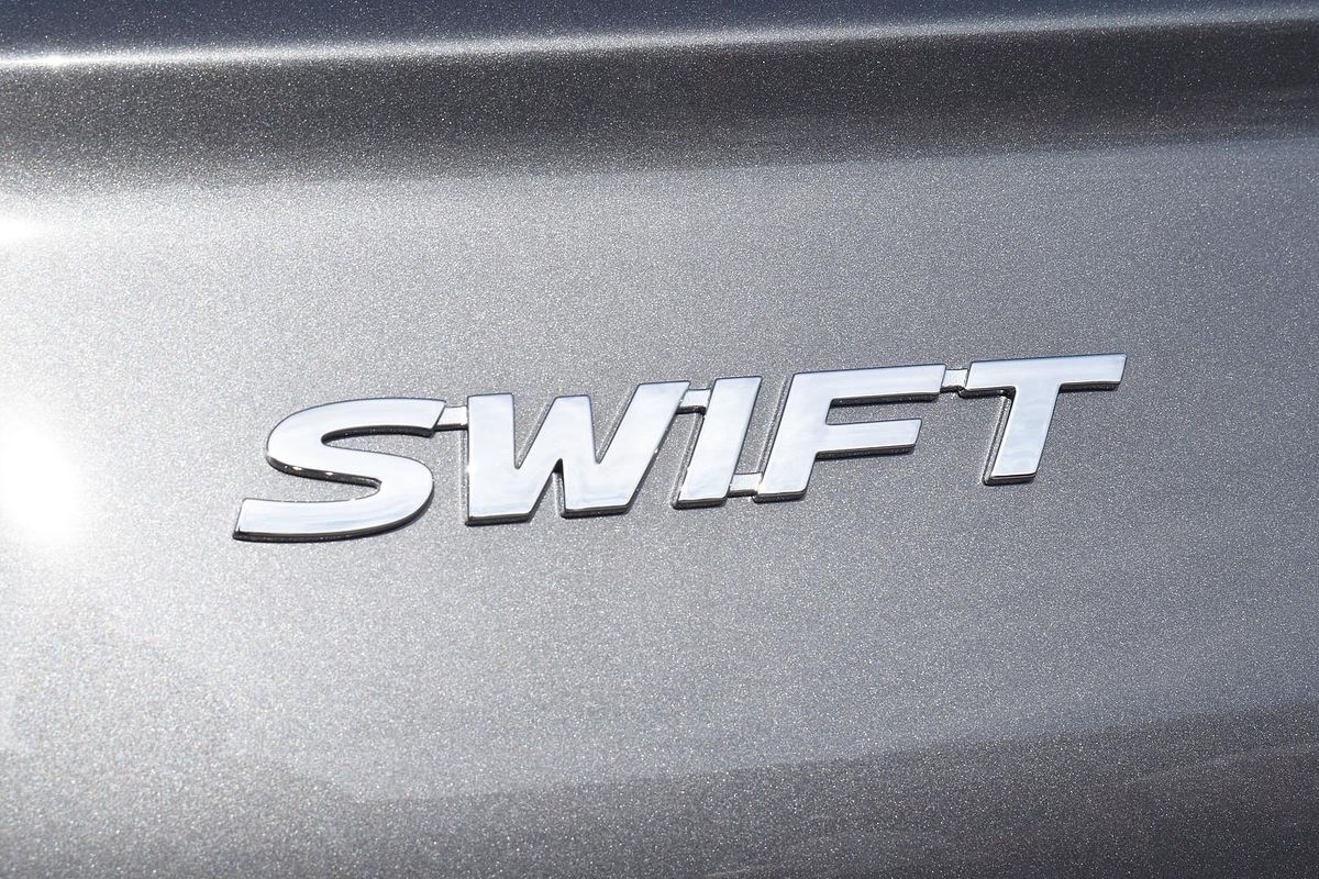 2025 Suzuki Swift Hybrid UZ