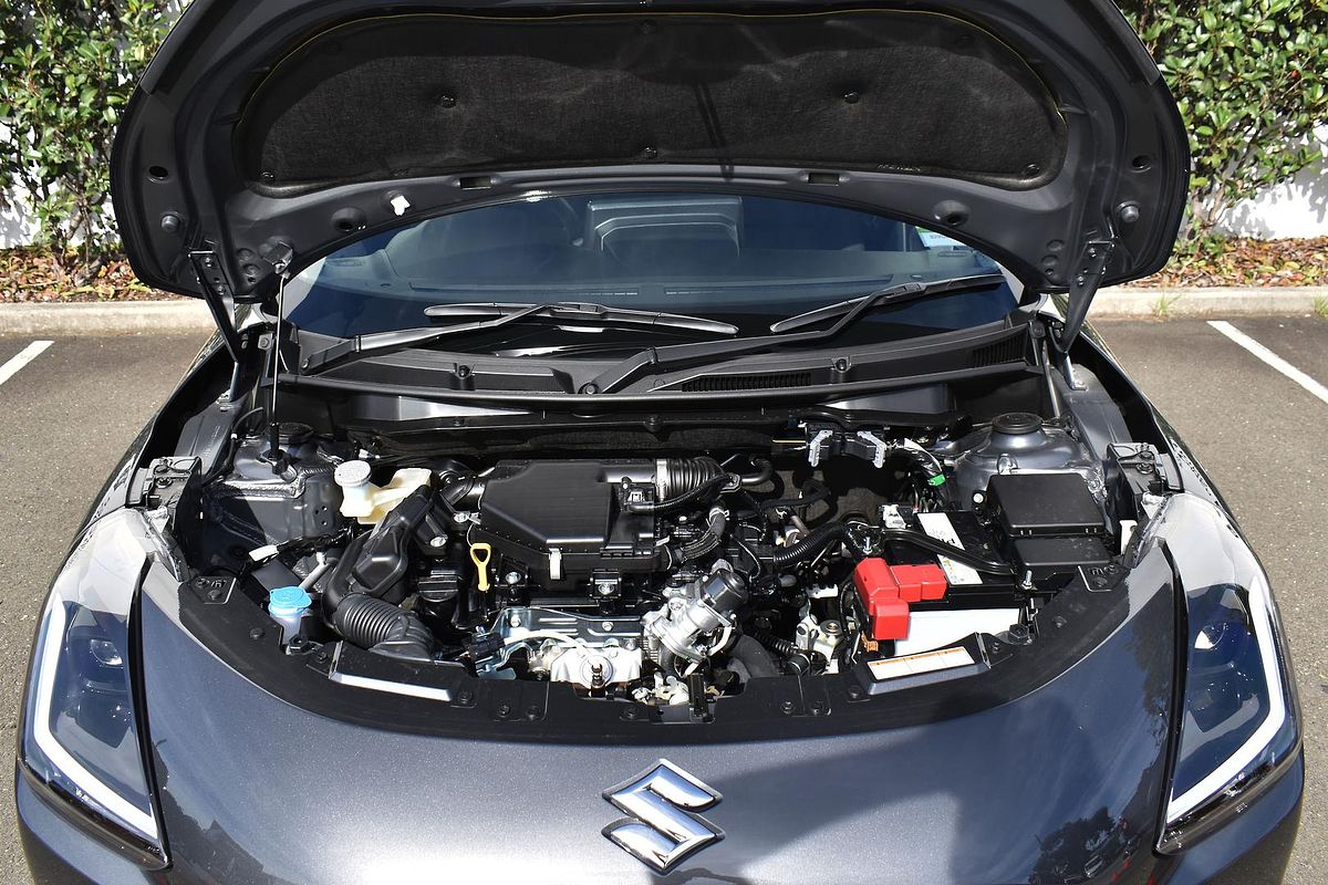2025 Suzuki Swift Hybrid UZ