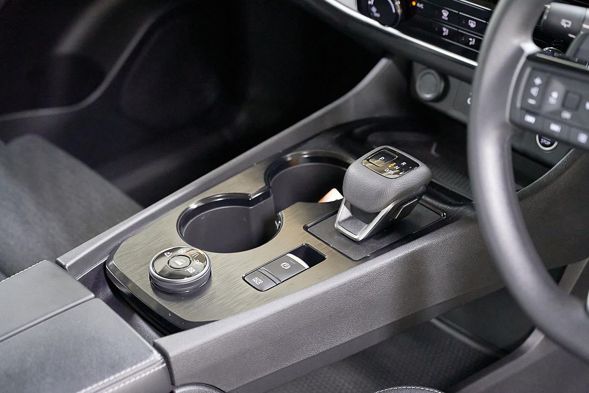 2024 Nissan X-TRAIL ST T33