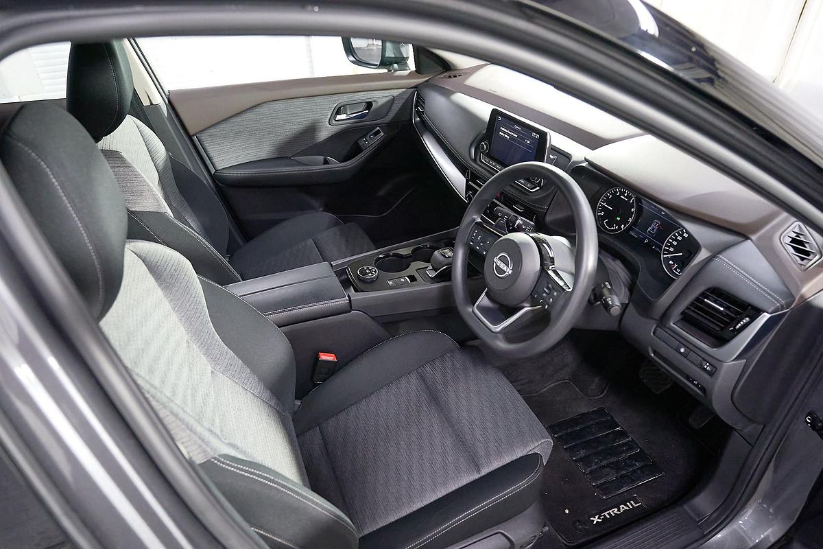 2024 Nissan X-TRAIL ST T33