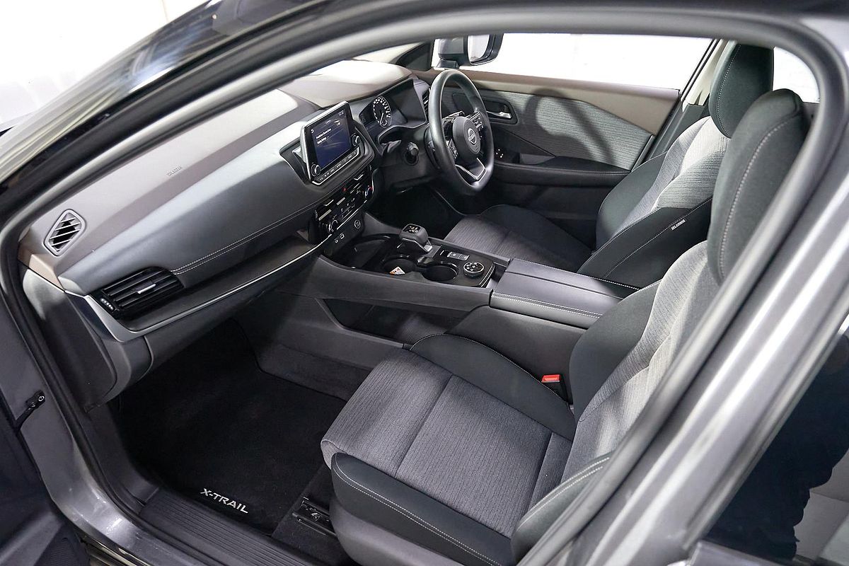 2024 Nissan X-TRAIL ST T33