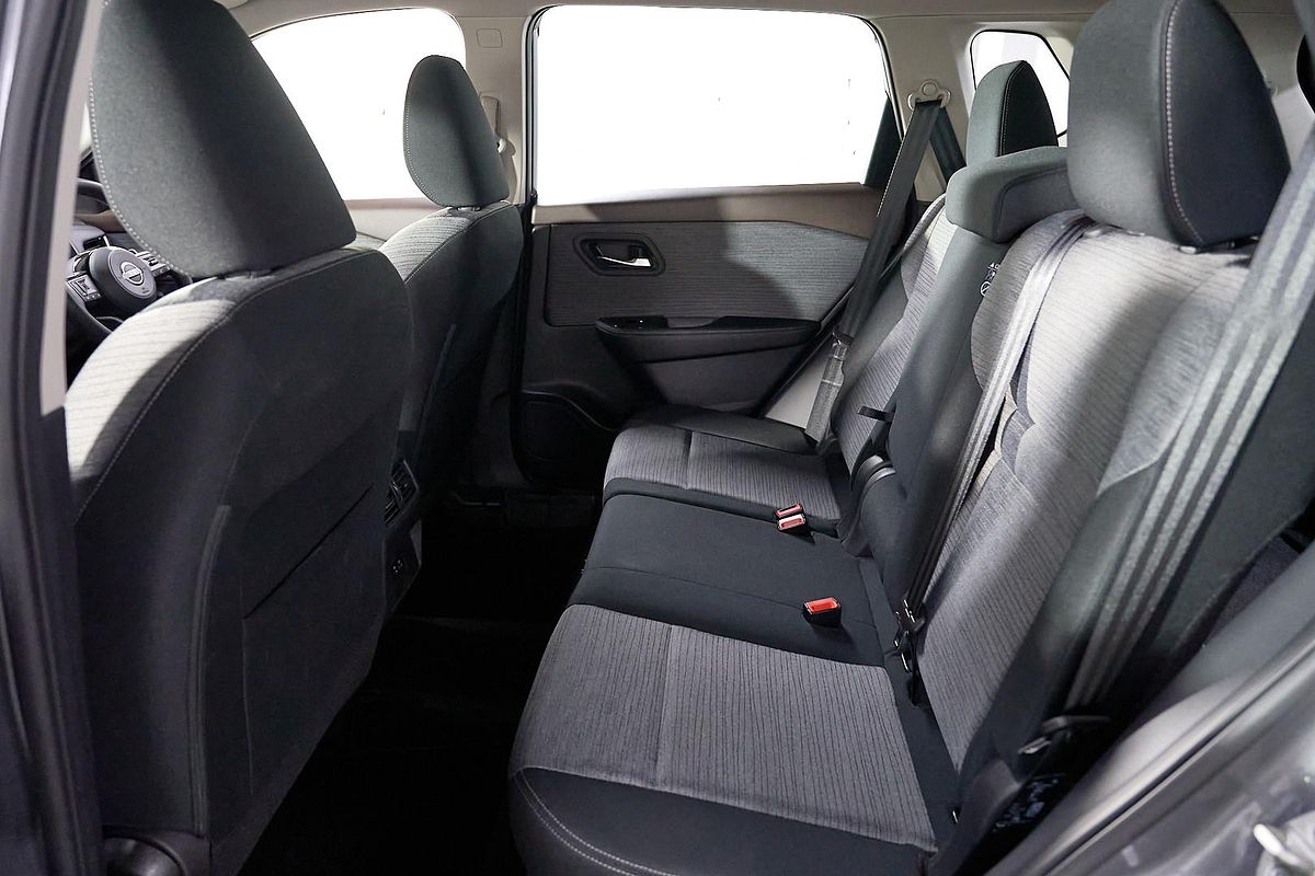 2024 Nissan X-TRAIL ST T33