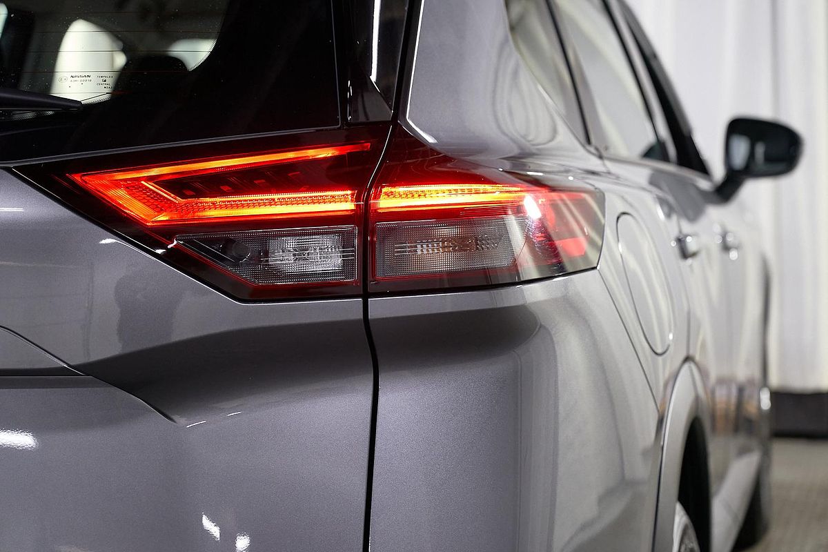 2024 Nissan X-TRAIL ST T33