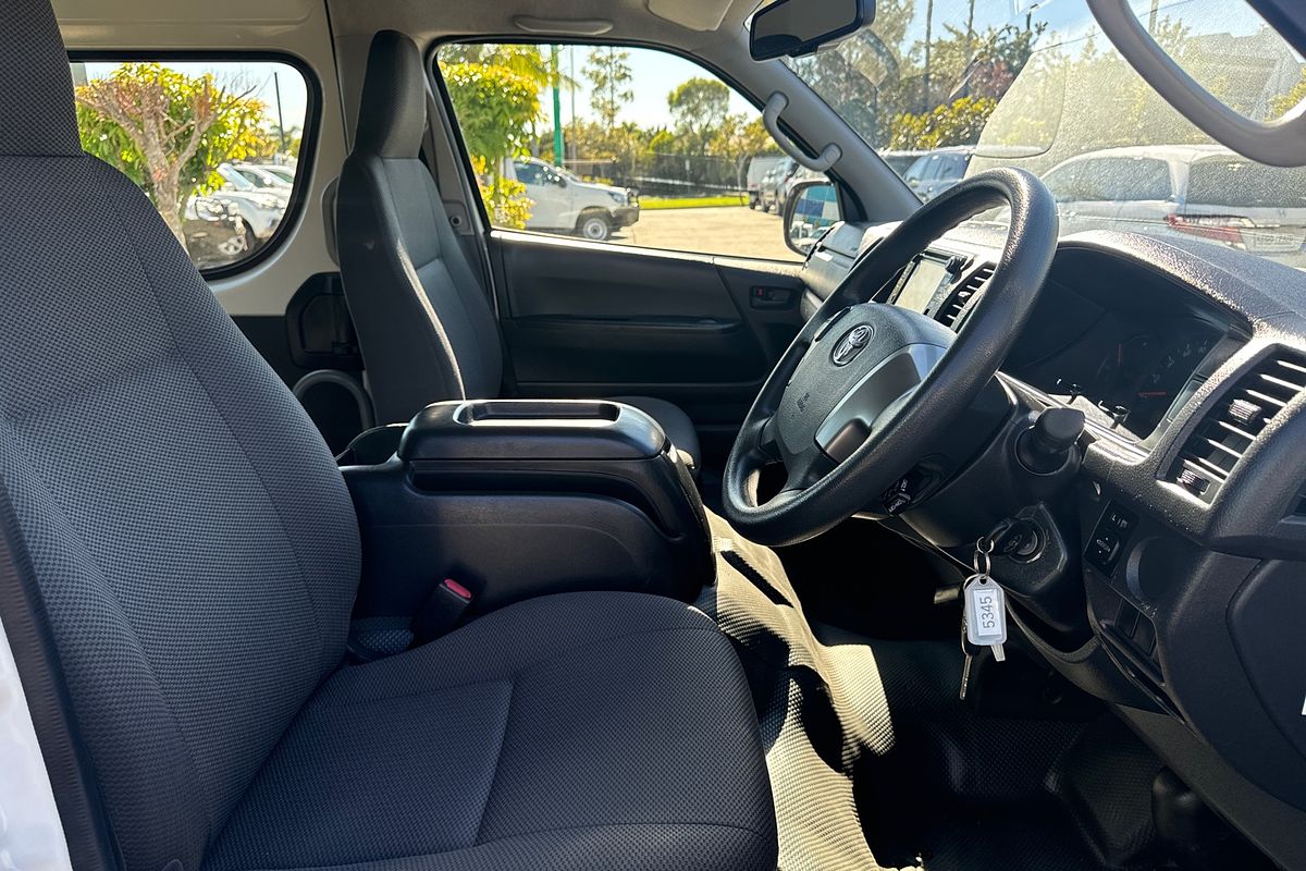 2018 Toyota Hiace Commuter KDH223R