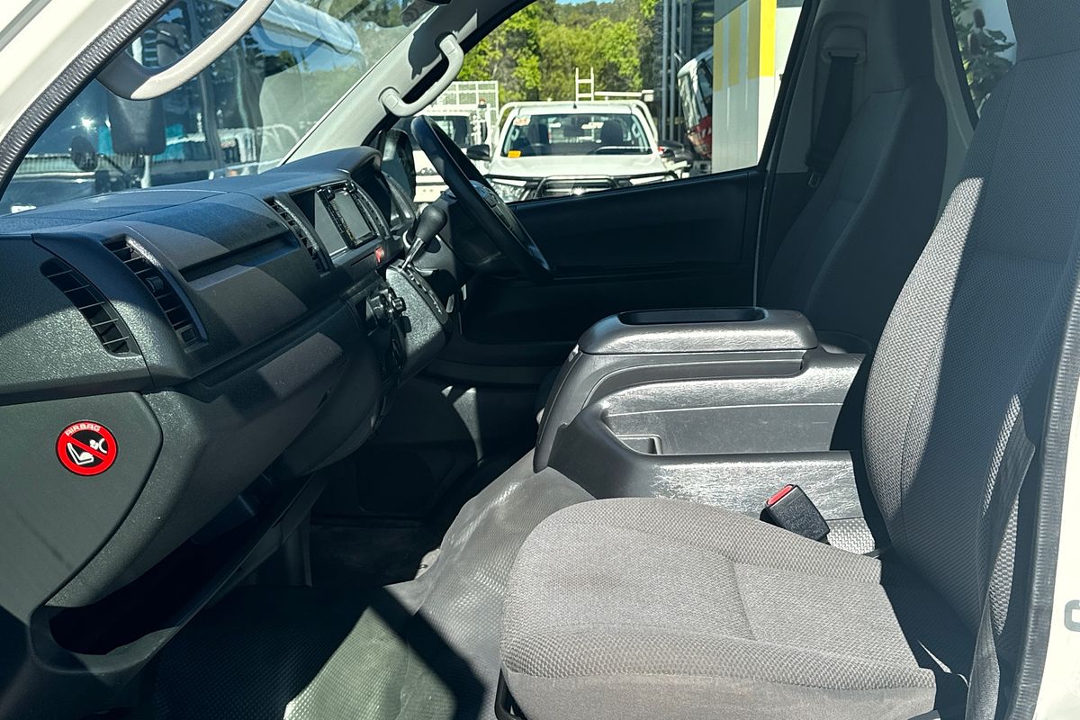 2018 Toyota Hiace Commuter KDH223R