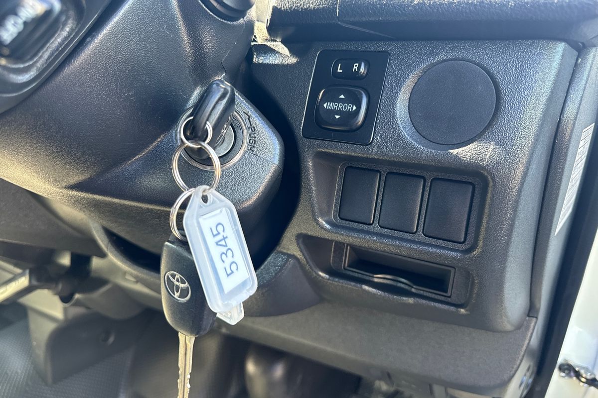 2018 Toyota Hiace Commuter KDH223R