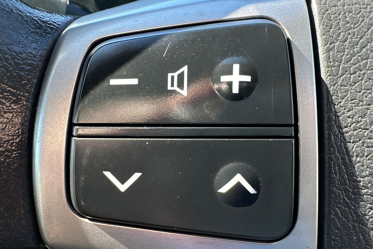 2018 Toyota Hiace Commuter KDH223R